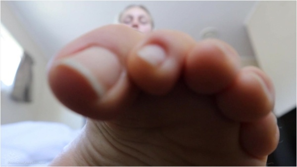 Goddess Aurora - Valentine's Day Foot Worship